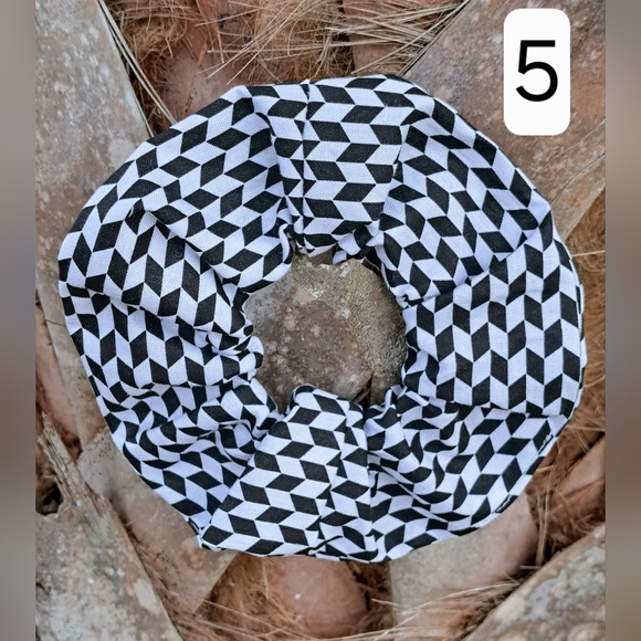 ONE Hand Crafted Cotton Scrunchie Collection #20 White Black Dots Plaid - Picture 11 of 13
